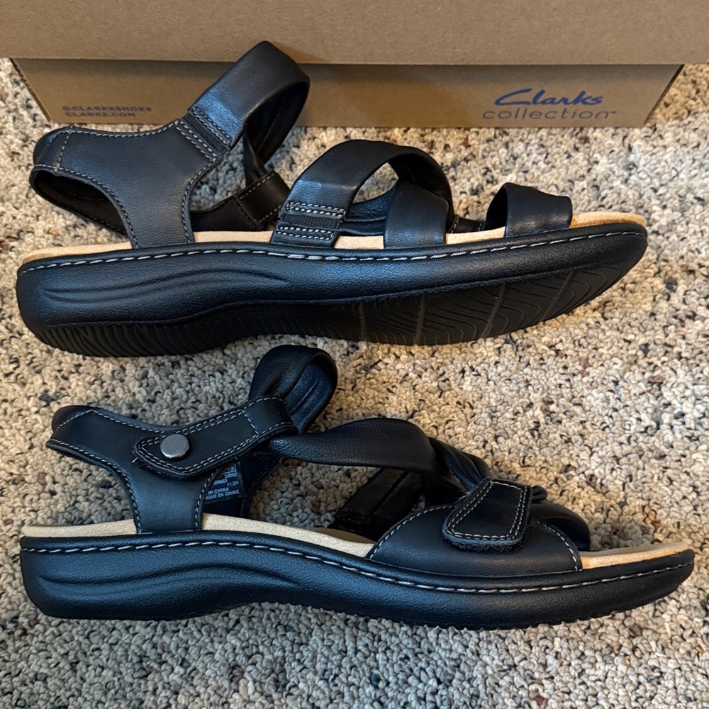 Clarks Women's Black Sandals Sz 9 NIB - Picture 3 of 5